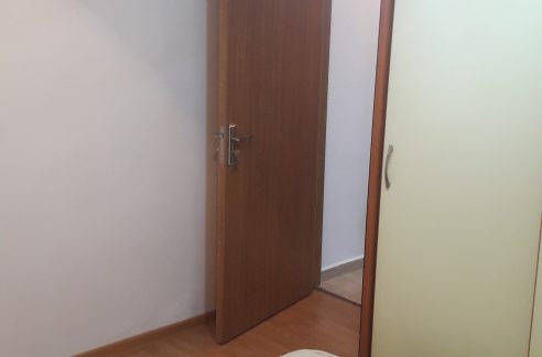 Dormitor cu pat matrimonial