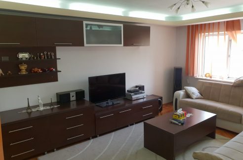 apartament 3 camere dacia de inchiriat in pitesti