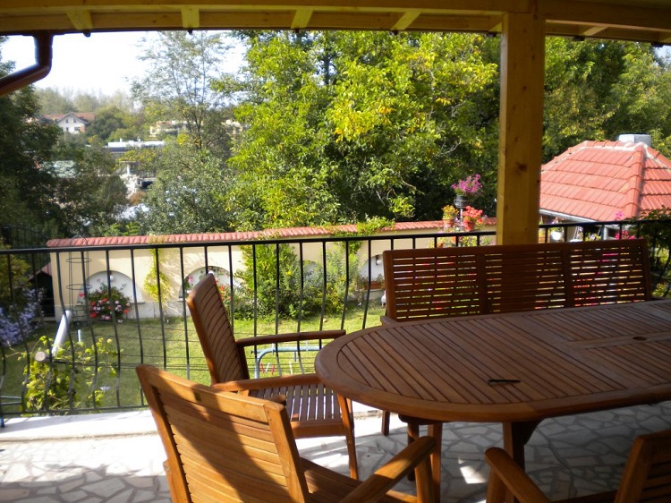 Vila de inchiriat 5 camere Teilor